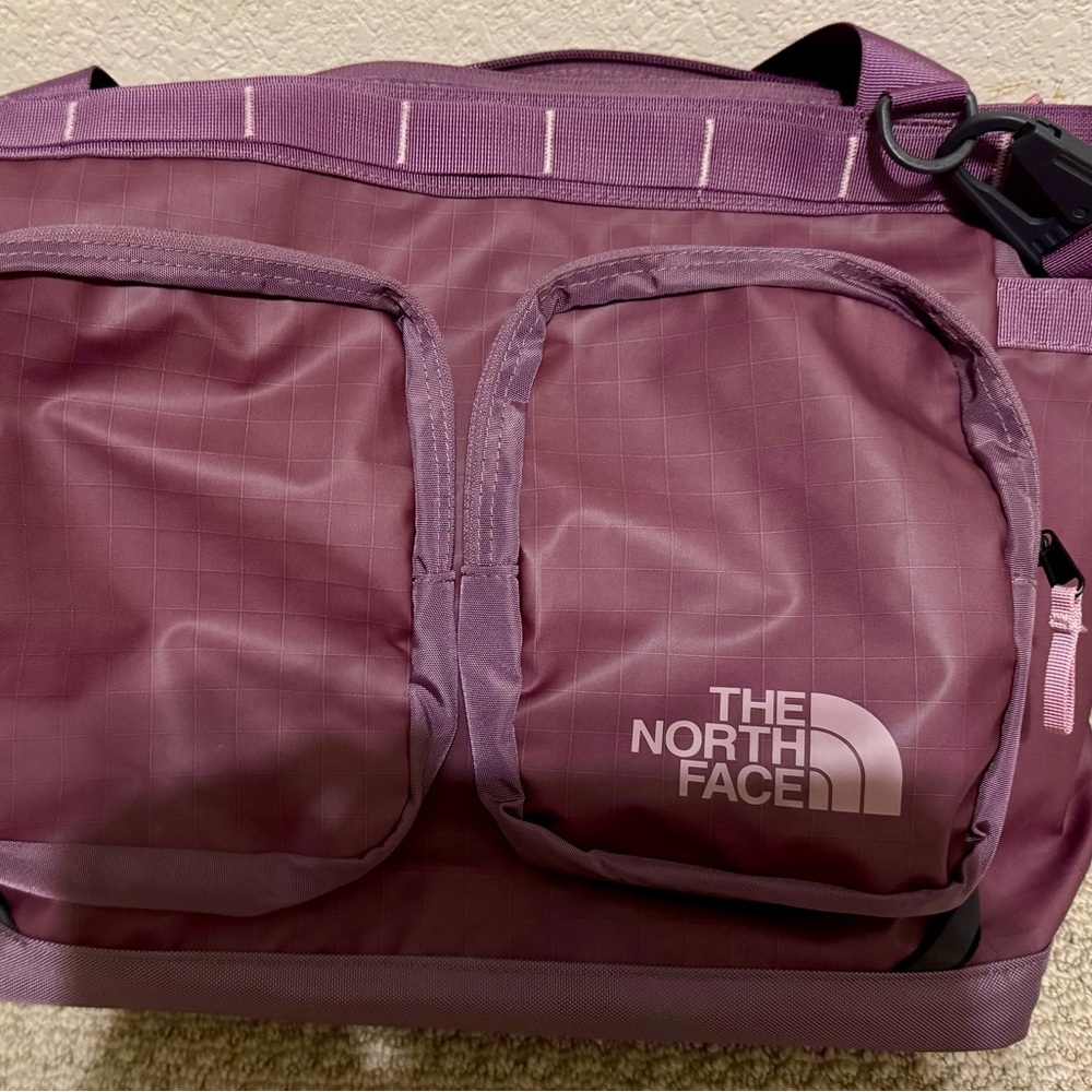 North Face Base Camp Voyager Tote 24L